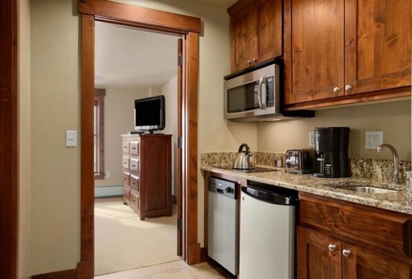Private kitchen - Grand Lodge on Peak 7 - Suite (Breckenridge)