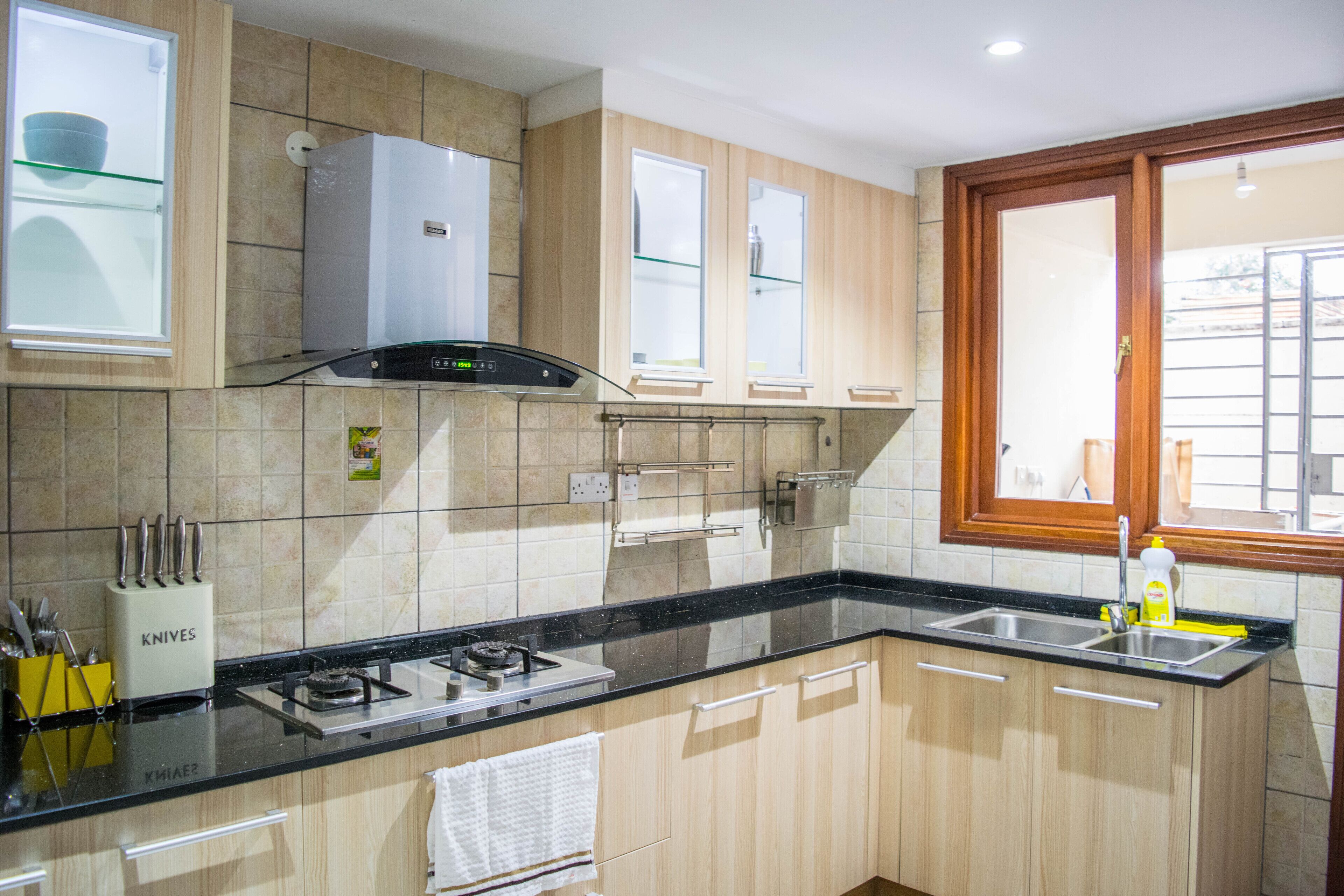 Fridge, microwave, oven, blender