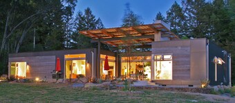 Modernist Compound With Expansive Views Overlooking Bellflower Vineyards