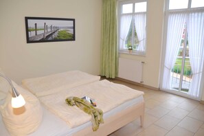 3 bedrooms, travel cot, WiFi, bed sheets