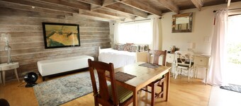 Two Goat farm in Malibu Mountains, Cozy & Charming