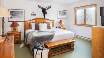 3 quartos, ferros/tábuas de passar roupa, Wi-Fi, roupa de cama