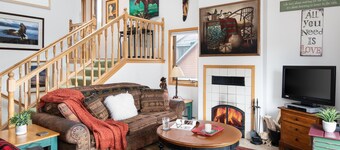 Outpost: Clark's Knoll 351 - Walk to Town Square