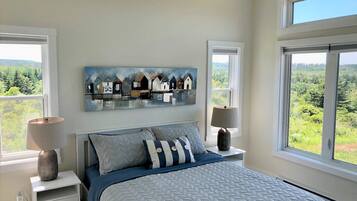 3 makuuhuonetta, työpöytä, silitysrauta/-lauta, Wi-Fi