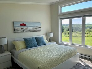 3 makuuhuonetta, työpöytä, silitysrauta/-lauta, Wi-Fi