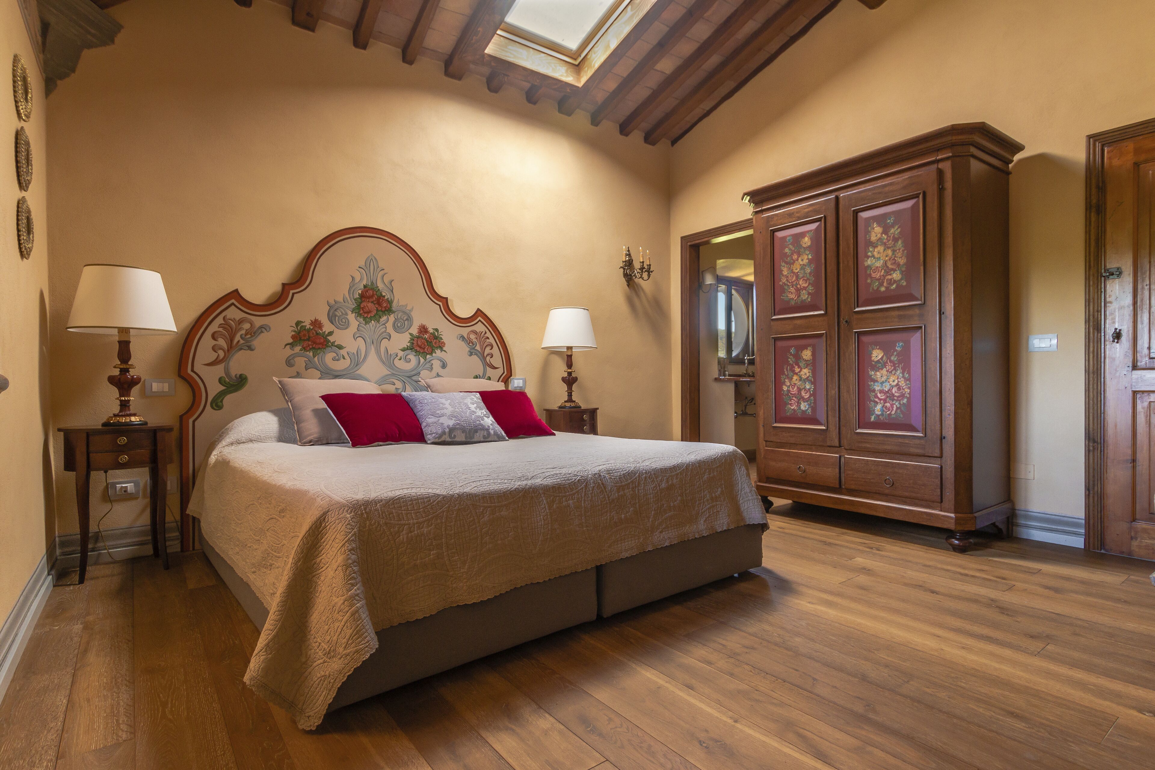 7 soveværelser, skrivebord, strygejern/strygebræt, Wi-Fi