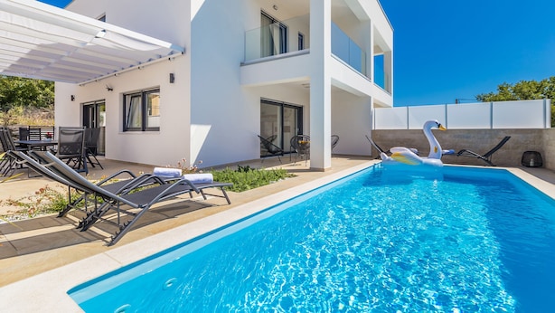 Front of property - Villa Insula Aurea No.1 (Krk)