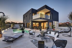 A heated pool - Top modern villa with private pool, jacuzzi, sauna (Rovinj)