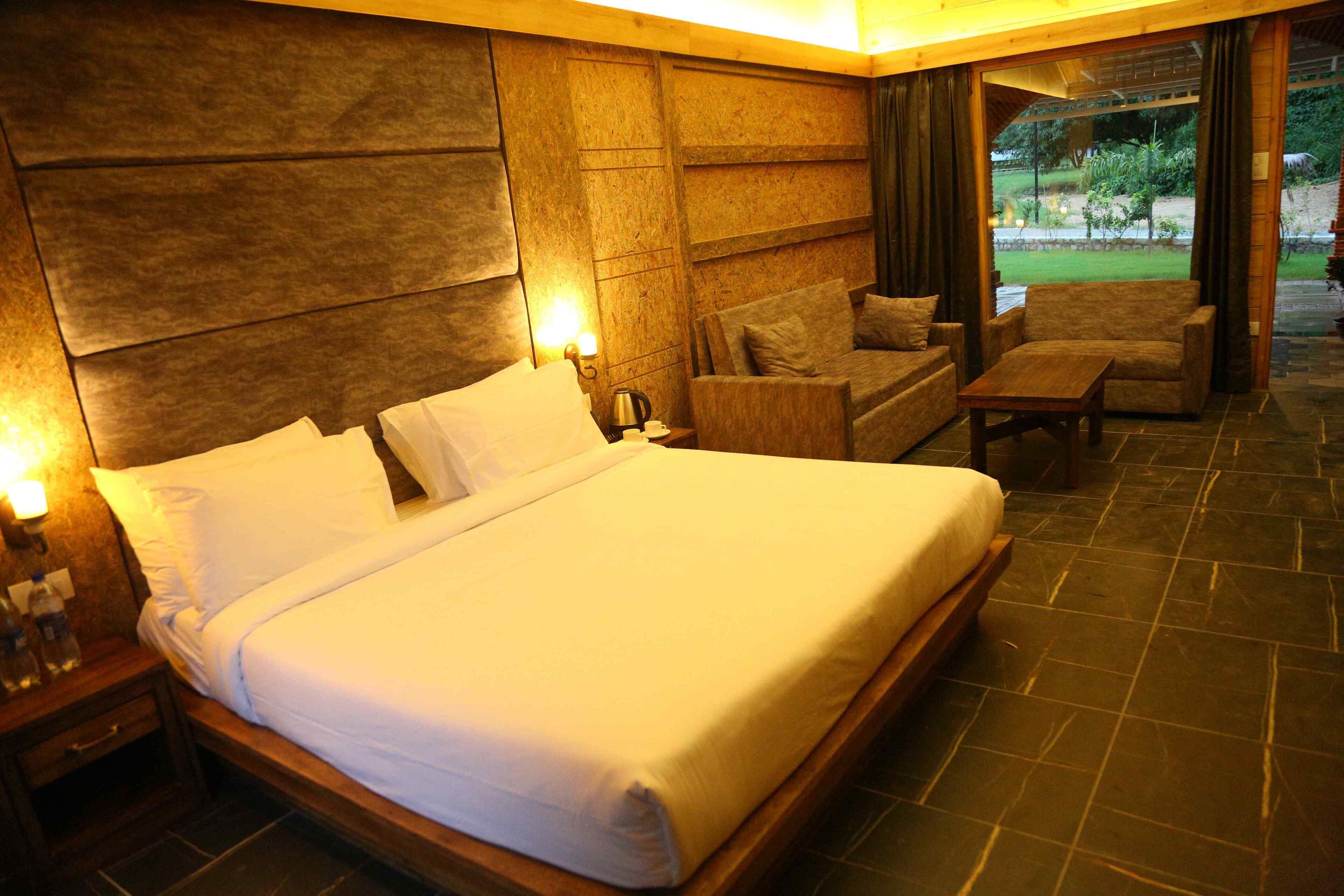 Master Family Suite | Premium bedding, individually furnished, desk, laptop workspace