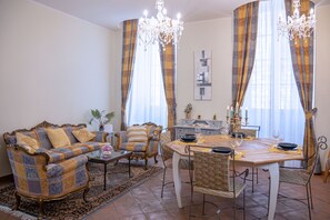 Dining - Salimbeni apartment (siena)