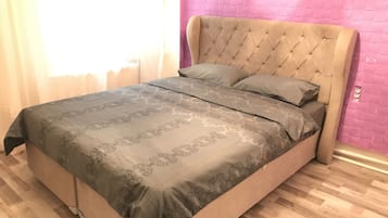 Loft | Premium bedding, desk, laptop workspace, soundproofing