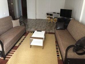Apartment, 1 Bedroom | Living area