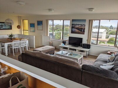 **THE CASTLE** Family & Pet Friendly 