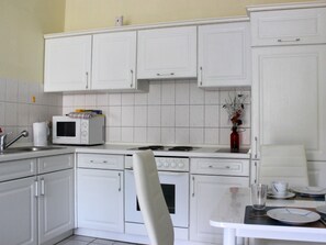 Køleskab, mikrobølgeovn