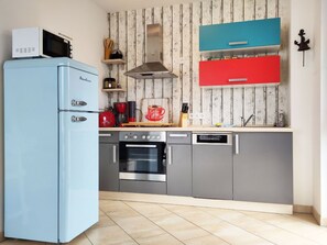Fridge, microwave, oven, dishwasher