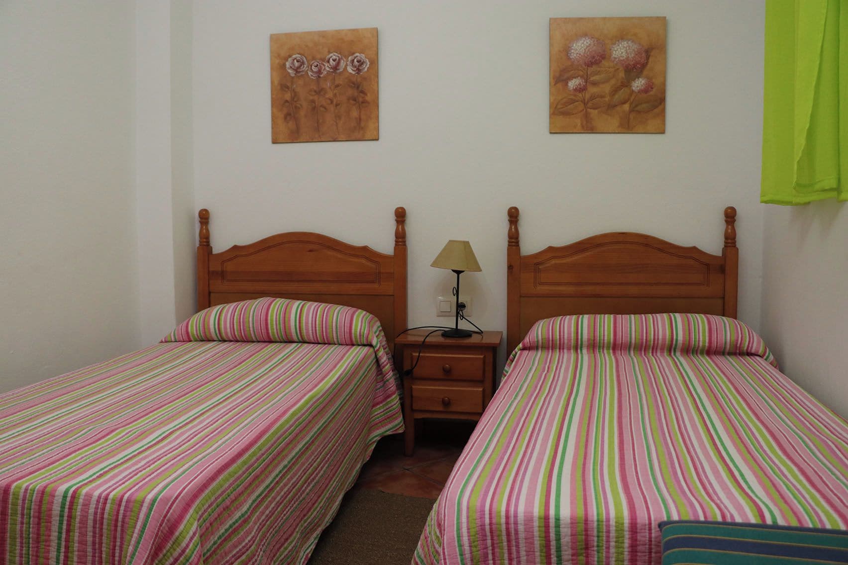 2 bedrooms, iron/ironing board, bed sheets