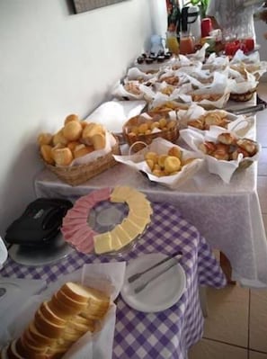 Free daily self-serve breakfast