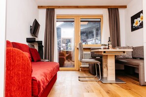 Flat-screen TV - Apartment Deluxe 3 persons Hotel Admin - Apartments Kella-Egg (Brand bei Bludenz)