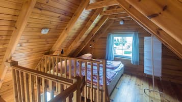2 Schlafzimmer, Schreibtisch, Reisekinderbett, WLAN