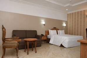 Colchones con pillow-top, decoración personalizada y muebles diferentes 