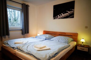 2 Schlafzimmer, Reisekinderbett, WLAN, Bettwäsche