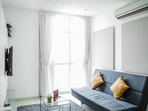 D.D Condominium 2Bedroom & Carpark Georgetown