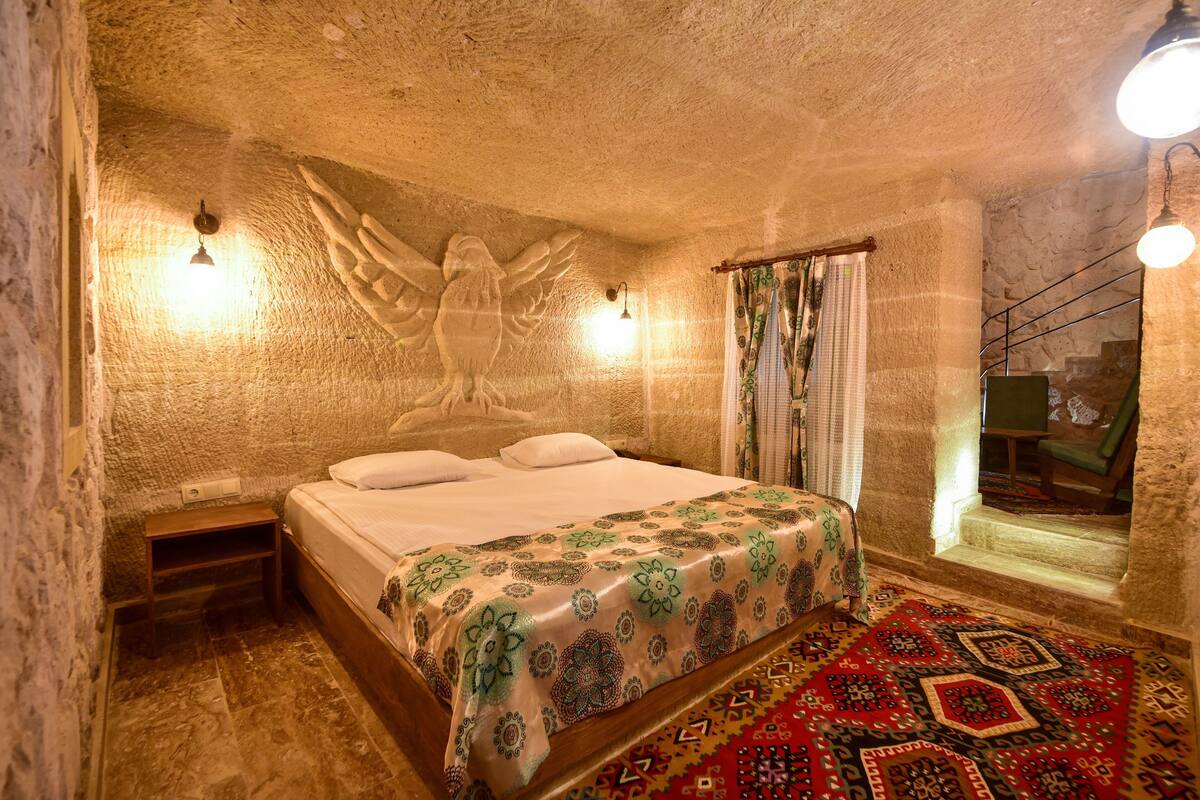 Senior Suite, Jetted Tub | Premium bedding, down duvets, minibar, laptop workspace