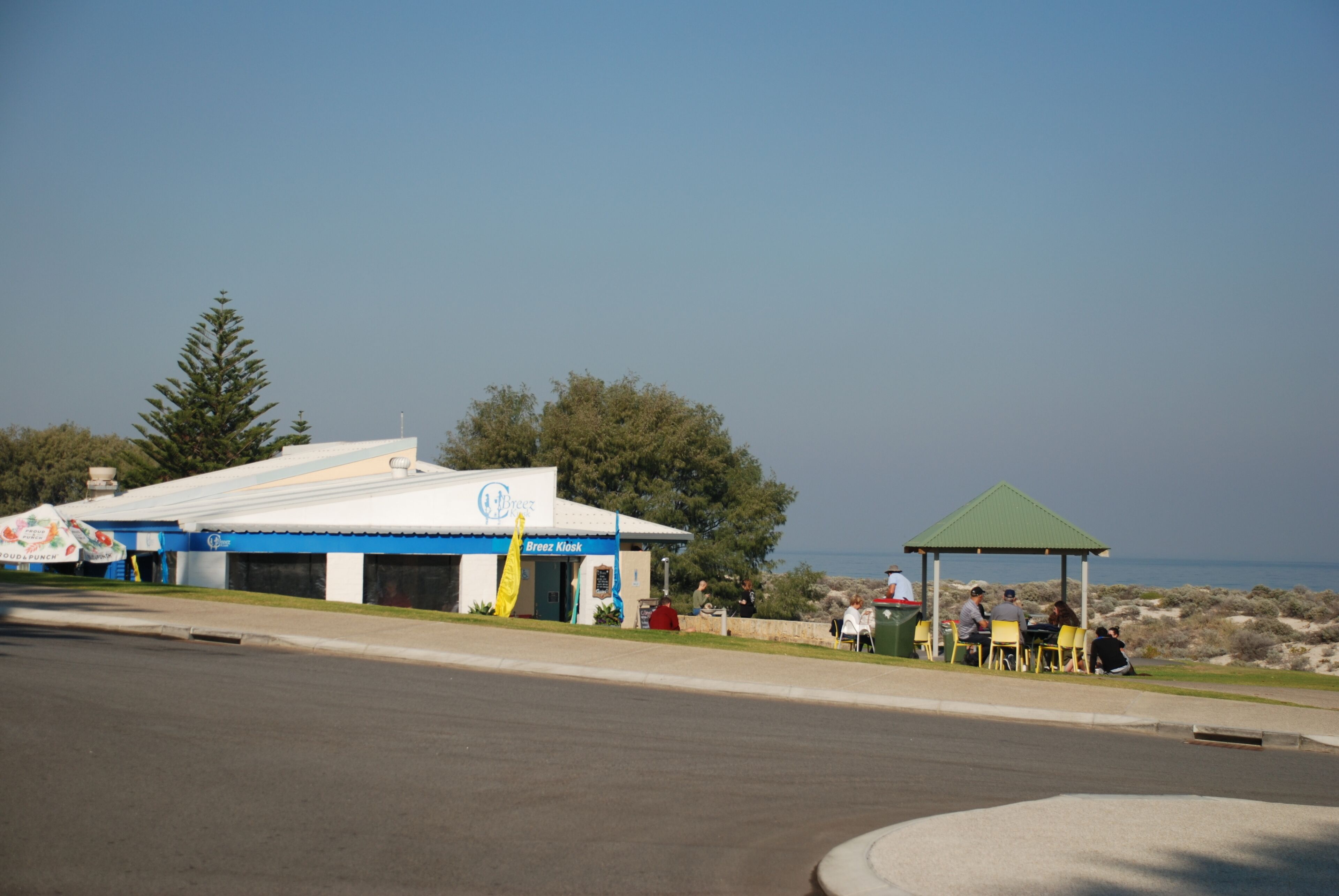 Scarborough Beach Apartment — image 23