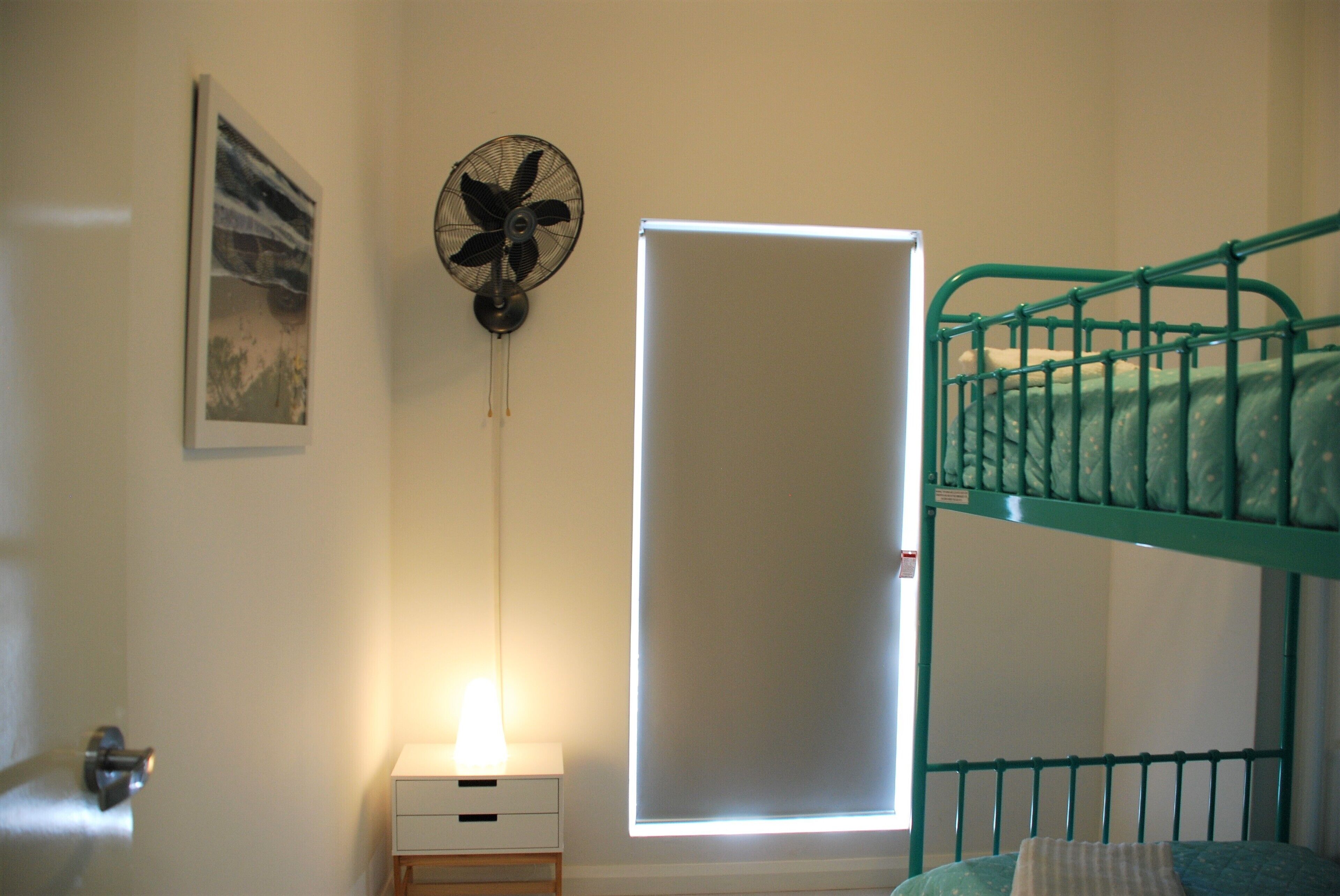 Scarborough Beach Apartment — image 16