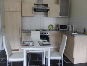 Fridge, microwave