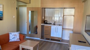 Family Apartment | Private kitchen | Mini-fridge, electric kettle - Merveille Hotel (Kusadasi)