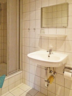 Bathroom - House 11 - Ferienhof Letzter Heller (Karlshagen)