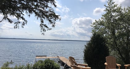 Private on Chain O’Lakes! Huge Kitchen, 2 Living Spaces, Large Cousins Room!