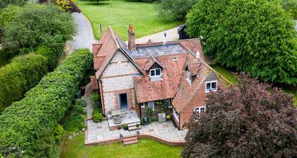 Stylish Country Cottage, Henley, Oxfordshire