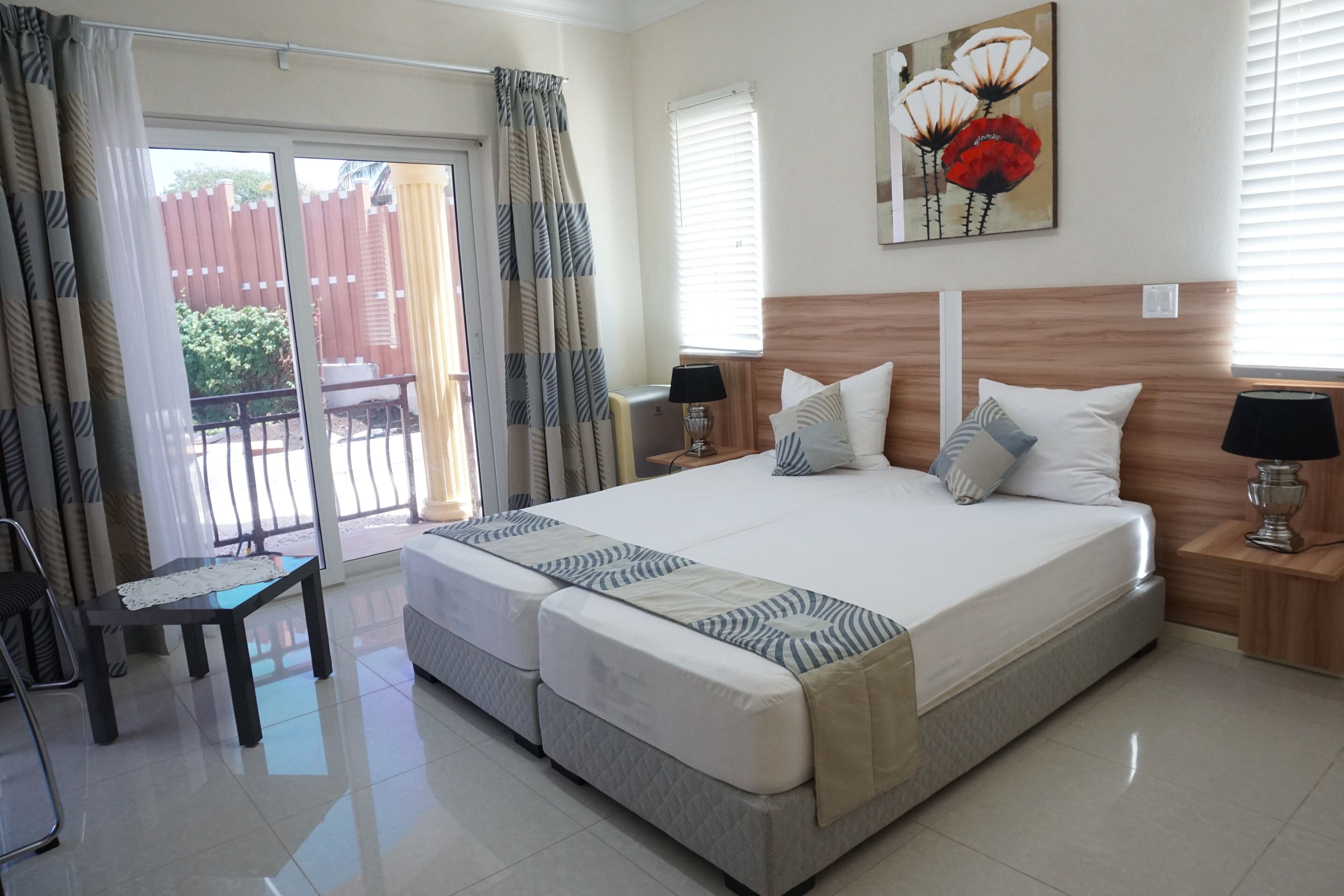 1 quarto, cofres nos quartos, quartos à prova de som