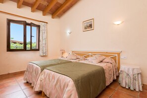 2 chambres, fer et planche à repasser, lit parapluie, Wi-Fi gratuit