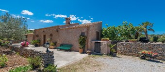 GALARDO Finca for 6 to 150m from the beach in Port Verd