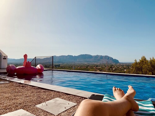 Villa Monte Solana – Stunning Views from the Mountains to the Sea