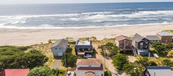 Casa Del Mar #171 Steps to beach, spacious, big decks family home.