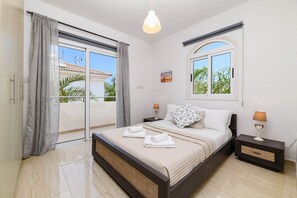 2 bedrooms, in-room safe, iron/ironing board, free WiFi