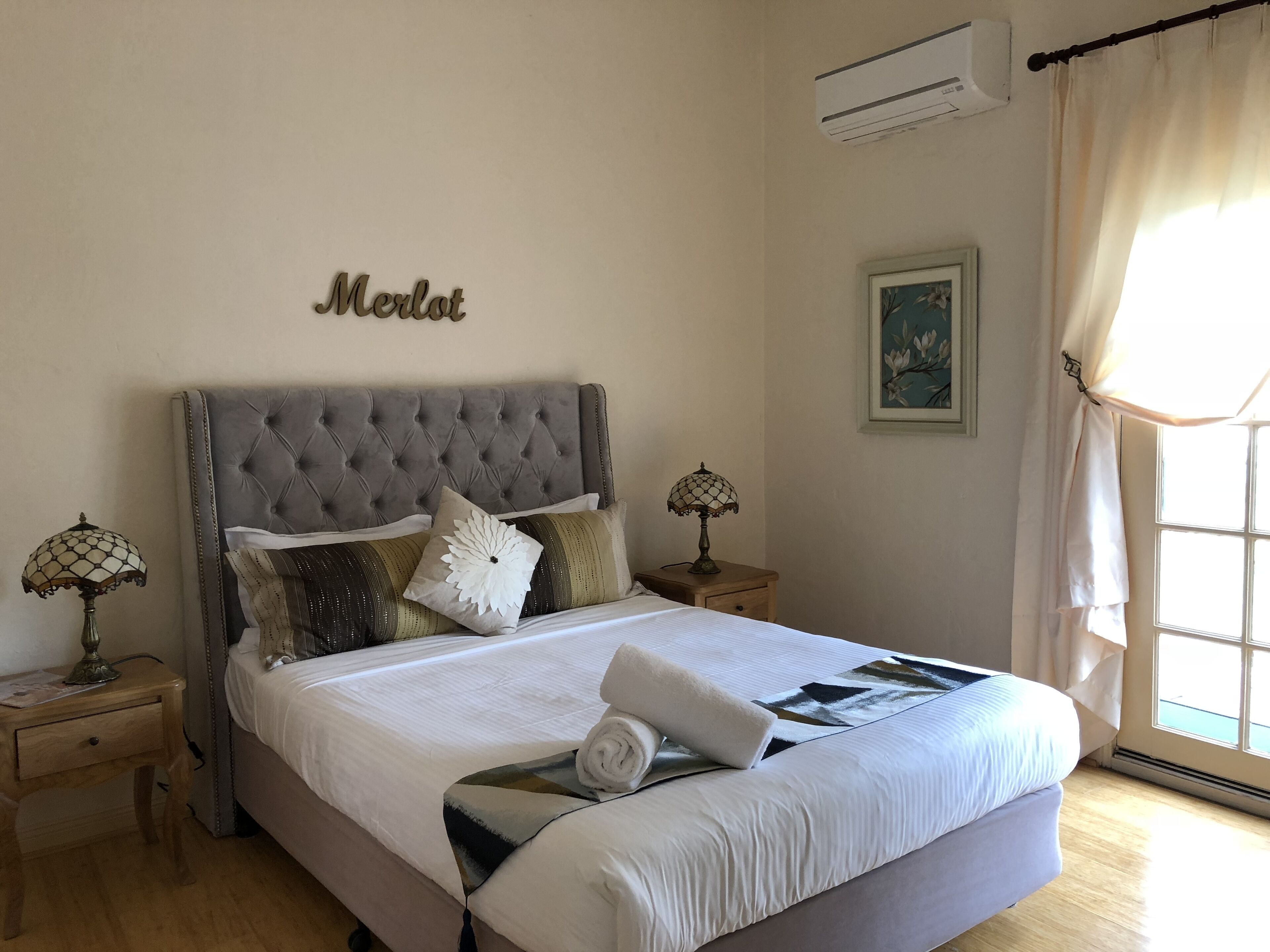 Luxury 1 Bedroom Loft Suite 