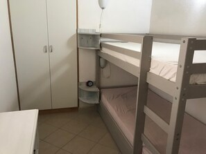 2 chambres, fer et planche à repasser, Wi-Fi, literie fournie