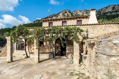 Kaukana Madding Crowdista