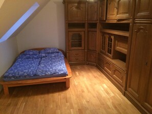 4 chambres, fer et planche à repasser, Wi-Fi, literie fournie