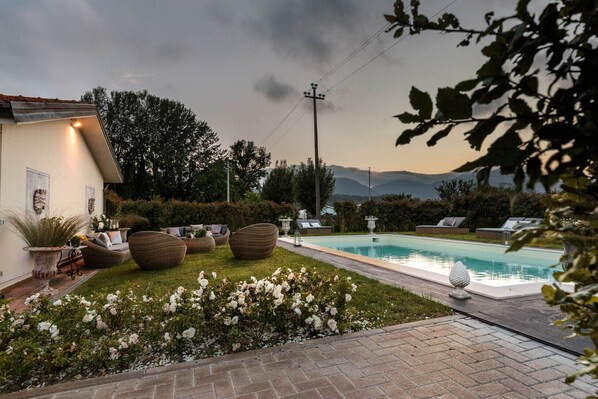 Pool - VILLA ANNALISA, a superbly appointed Lucca heaven (Lucca)