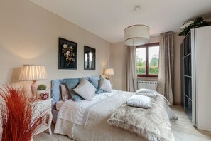 5 bedrooms, iron/ironing board, free WiFi, bed sheets - VILLA ANNALISA, a superbly appointed Lucca heaven (Lucca)