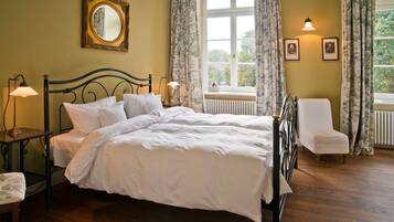 1 chambre, bureau, draps fournis
