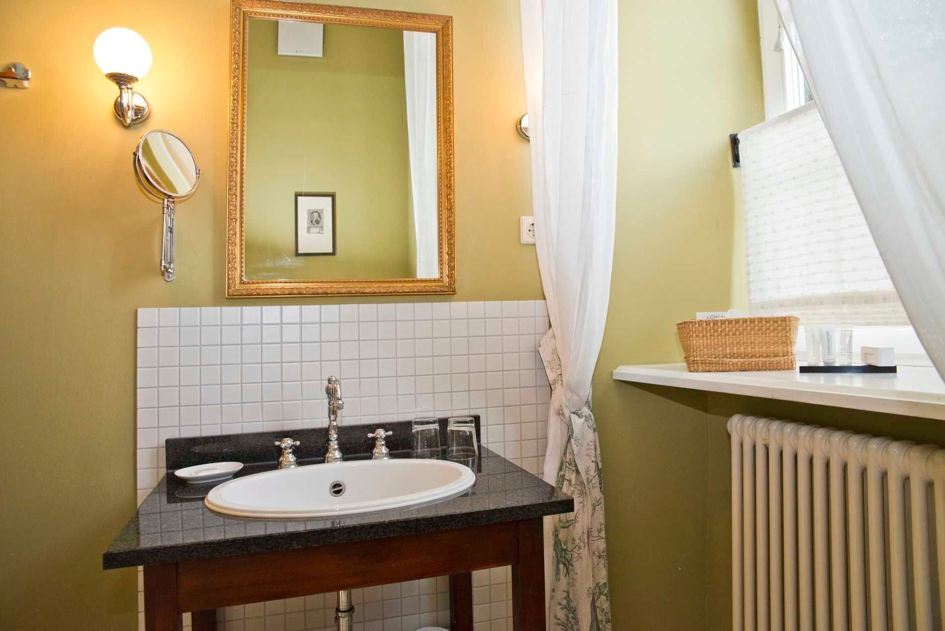 Douche, serviettes fournies