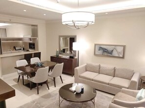 TV - STUNNING! 1 Bed Serviced Hotel Apart. w/ Burj Khalifa in Address Fountain VIEWS (Downtown Dubai)