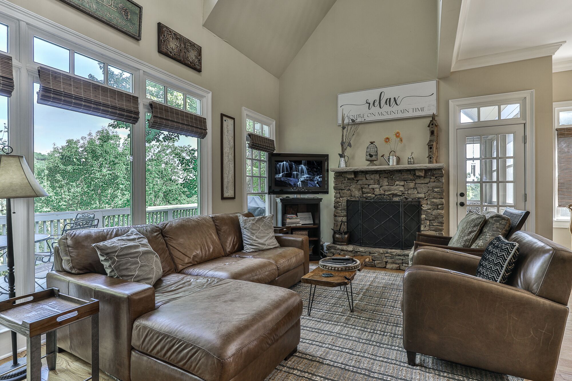 MOUNTAIN TIME | Stylish + fun for all with COZY fireplace, hot tub & GAME AREA!